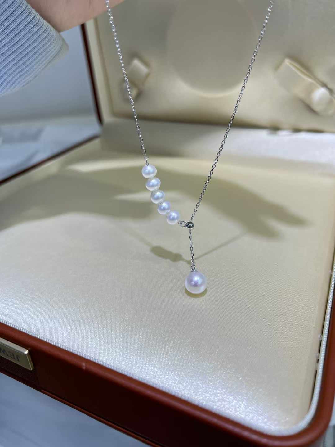Y Shape Pearl Pendant Necklace