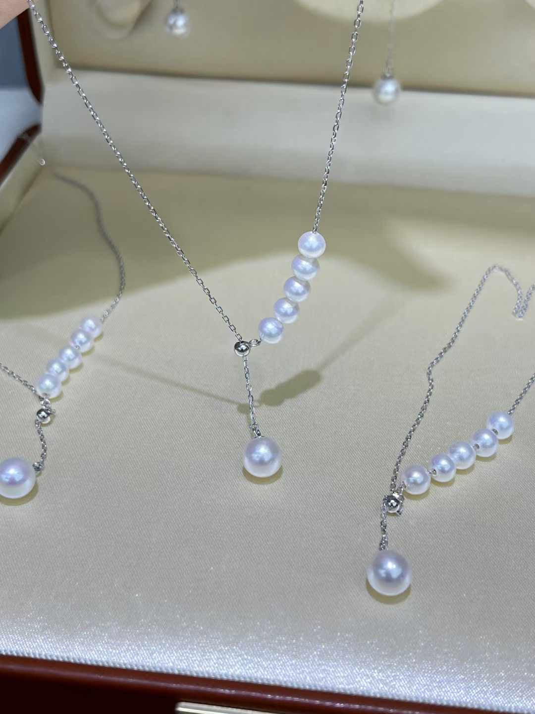 Y Shape Pearl Pendant Necklace