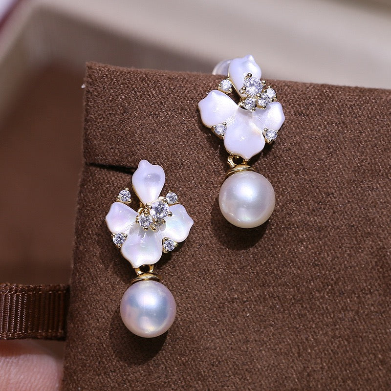 8-9mm Mother Of Pearls Floral Pearl Earrings