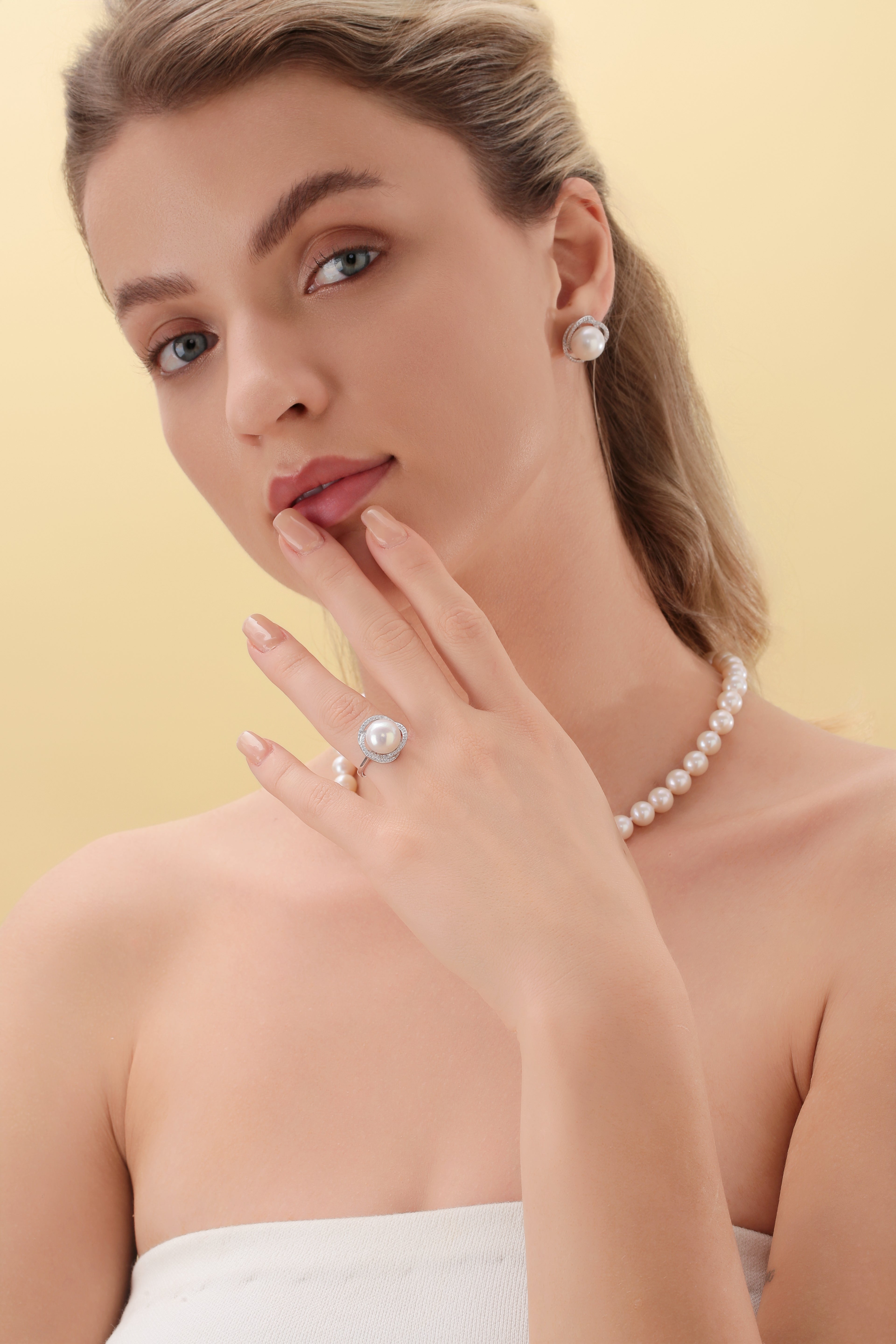 11-12mm Freshwater Pearl & Rose Ring