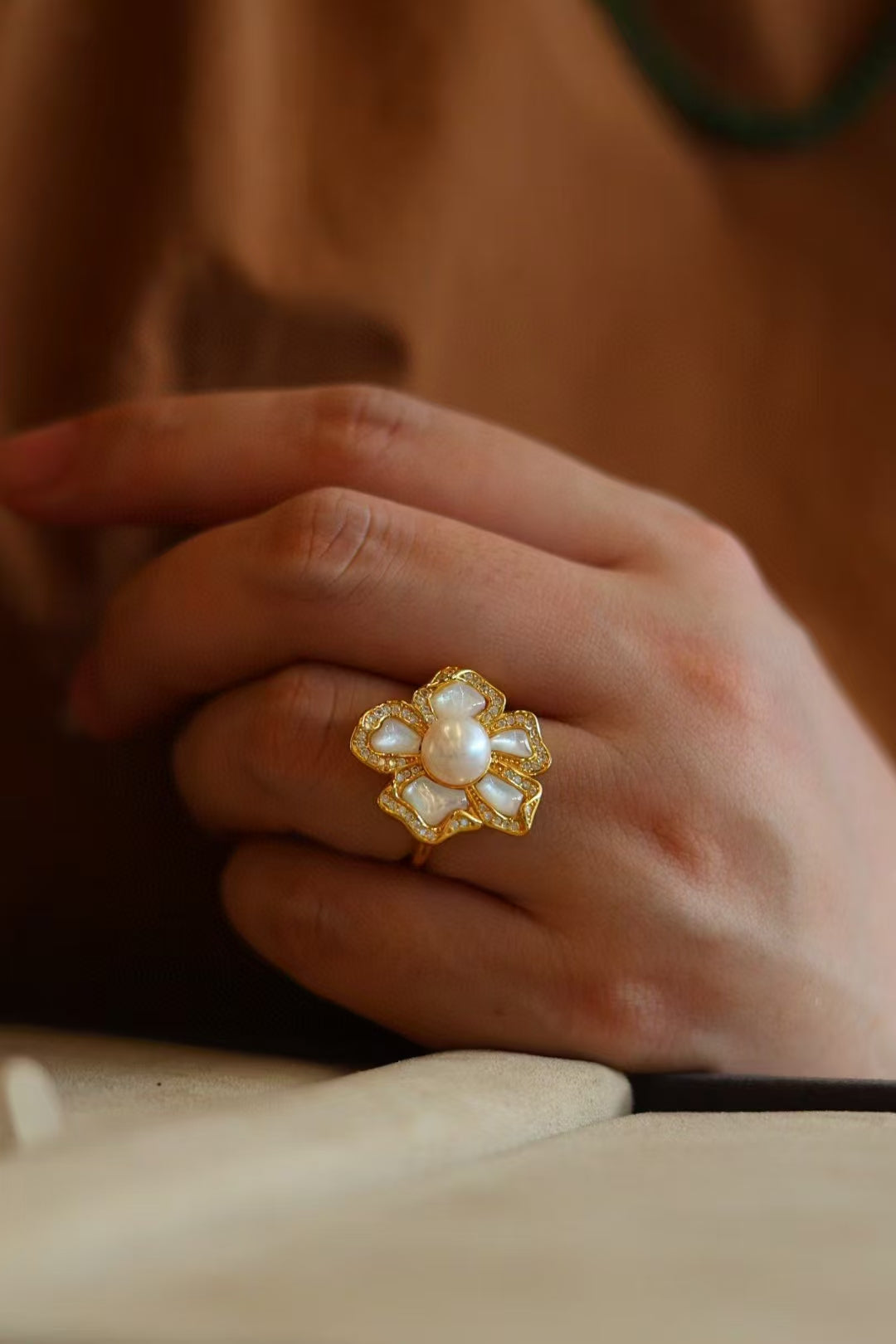 White Shell Flower Pearl Ring