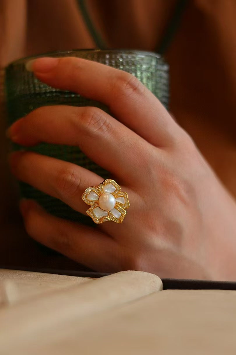 White Shell Flower Pearl Ring