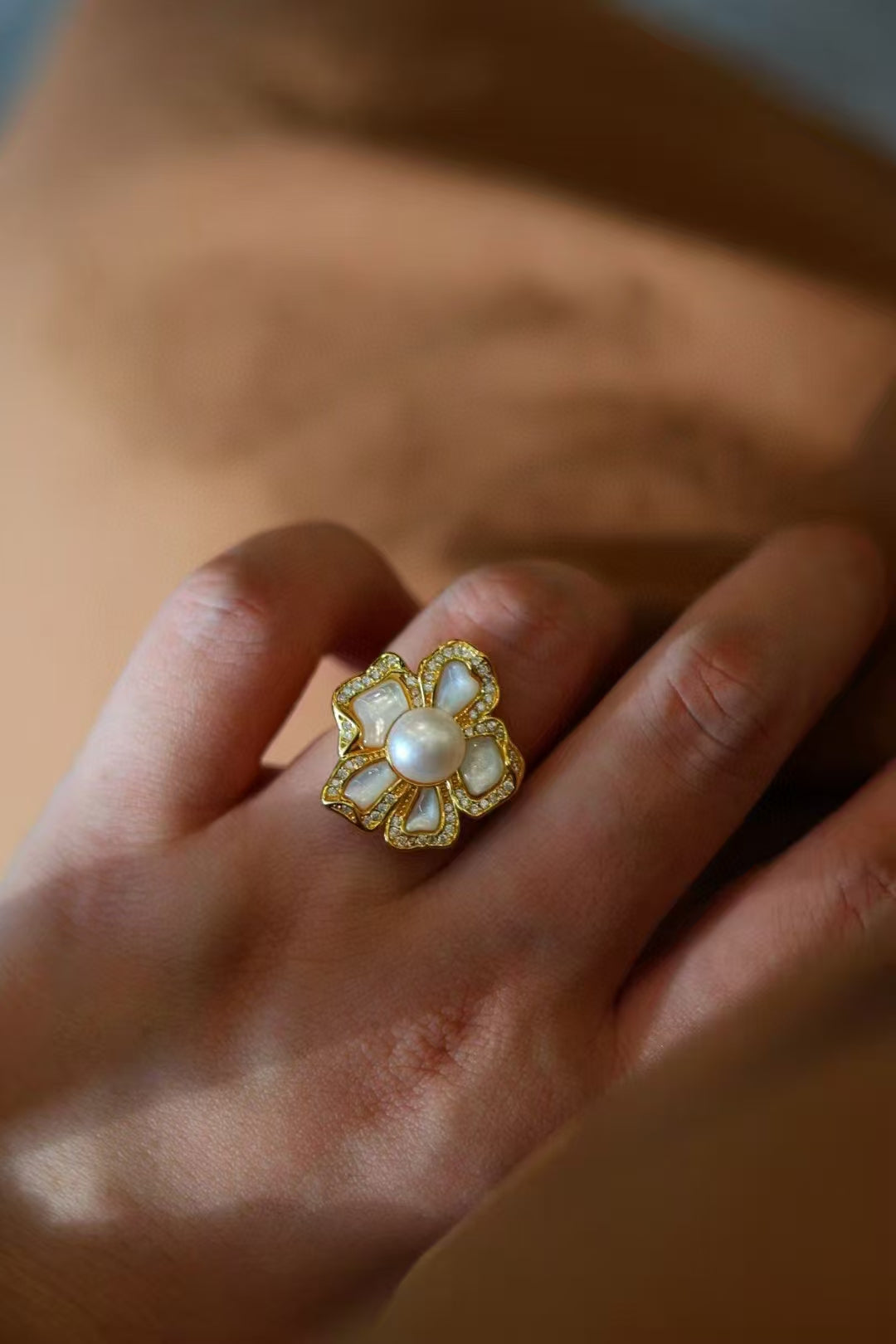 White Shell Flower Pearl Ring