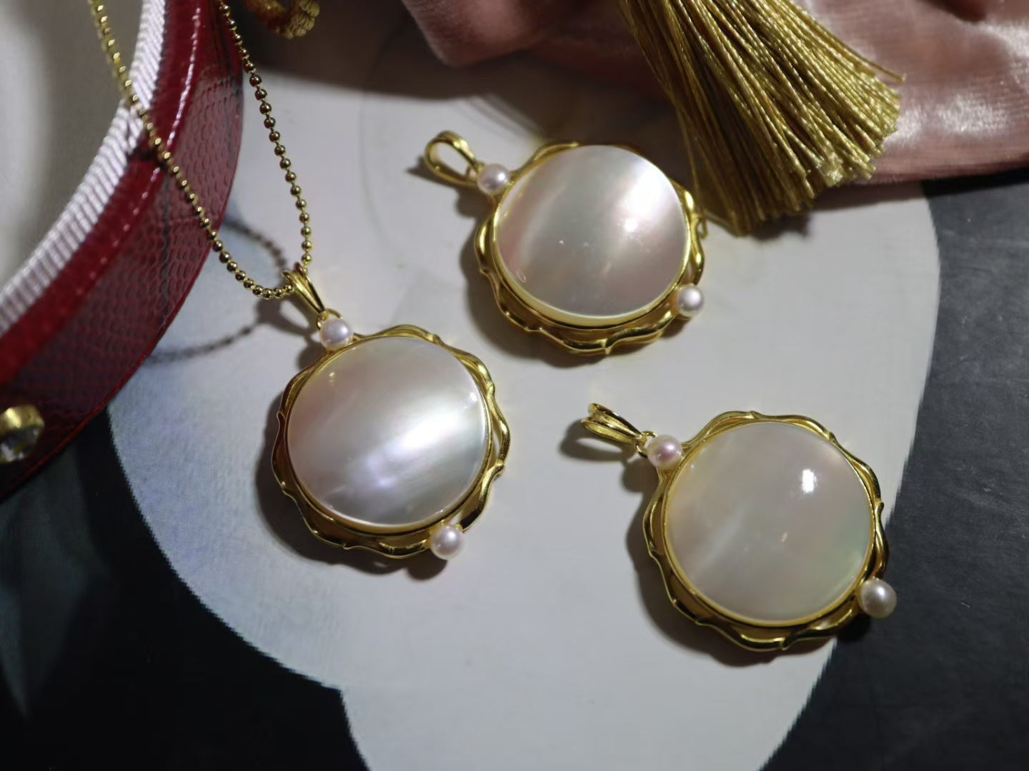 White Mabe Pearl Pendant Necklace