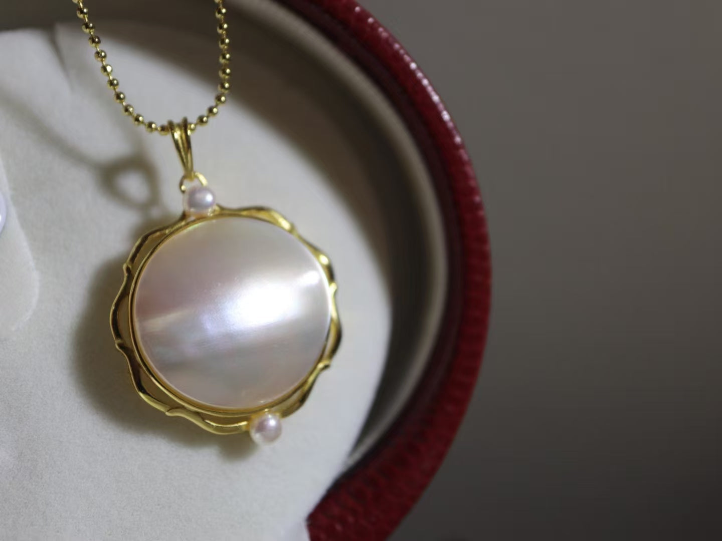 White Mabe Pearl Pendant Necklace