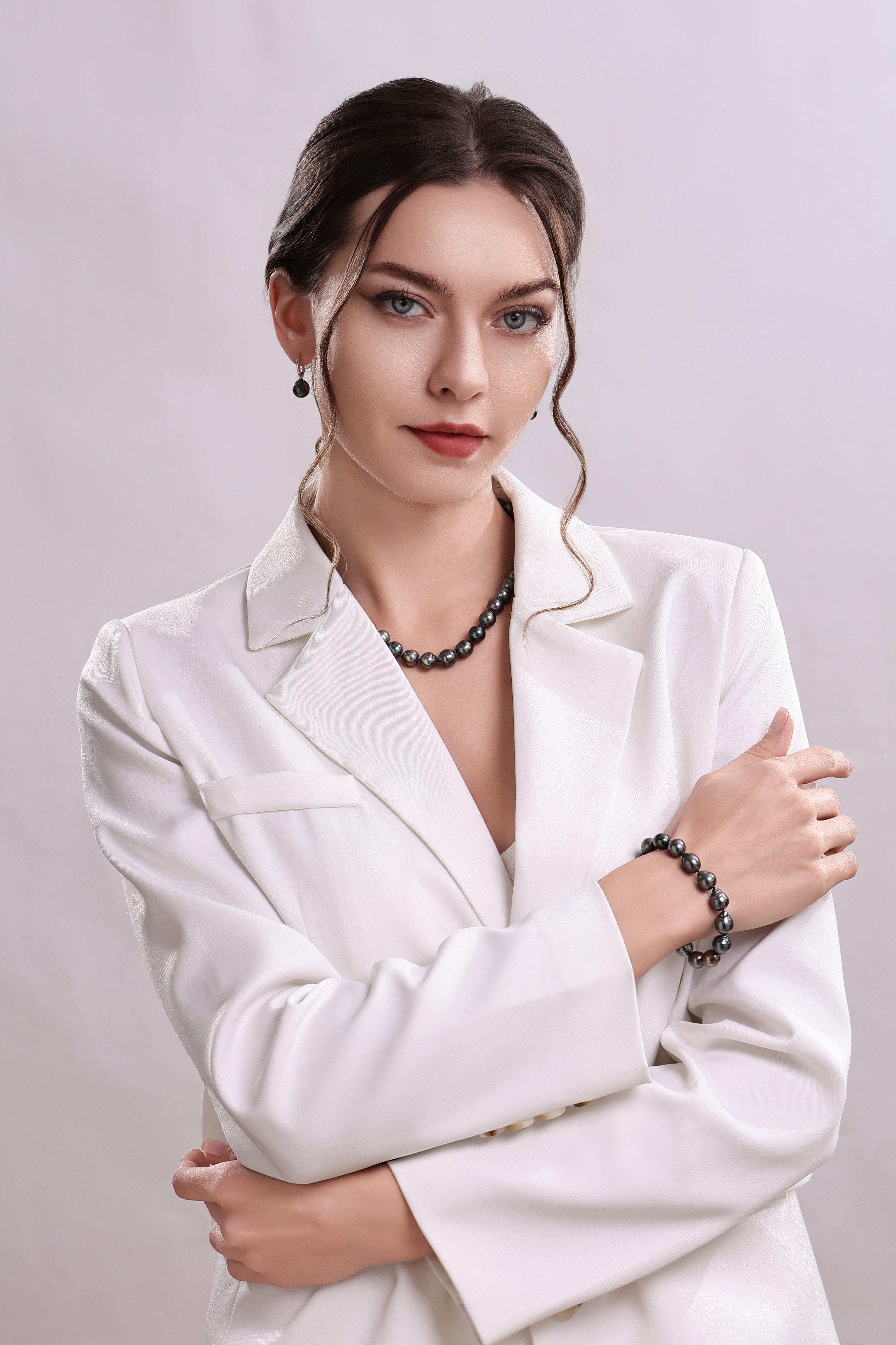 10-11mm Classic Hoop Tahitian Pearl Earrings