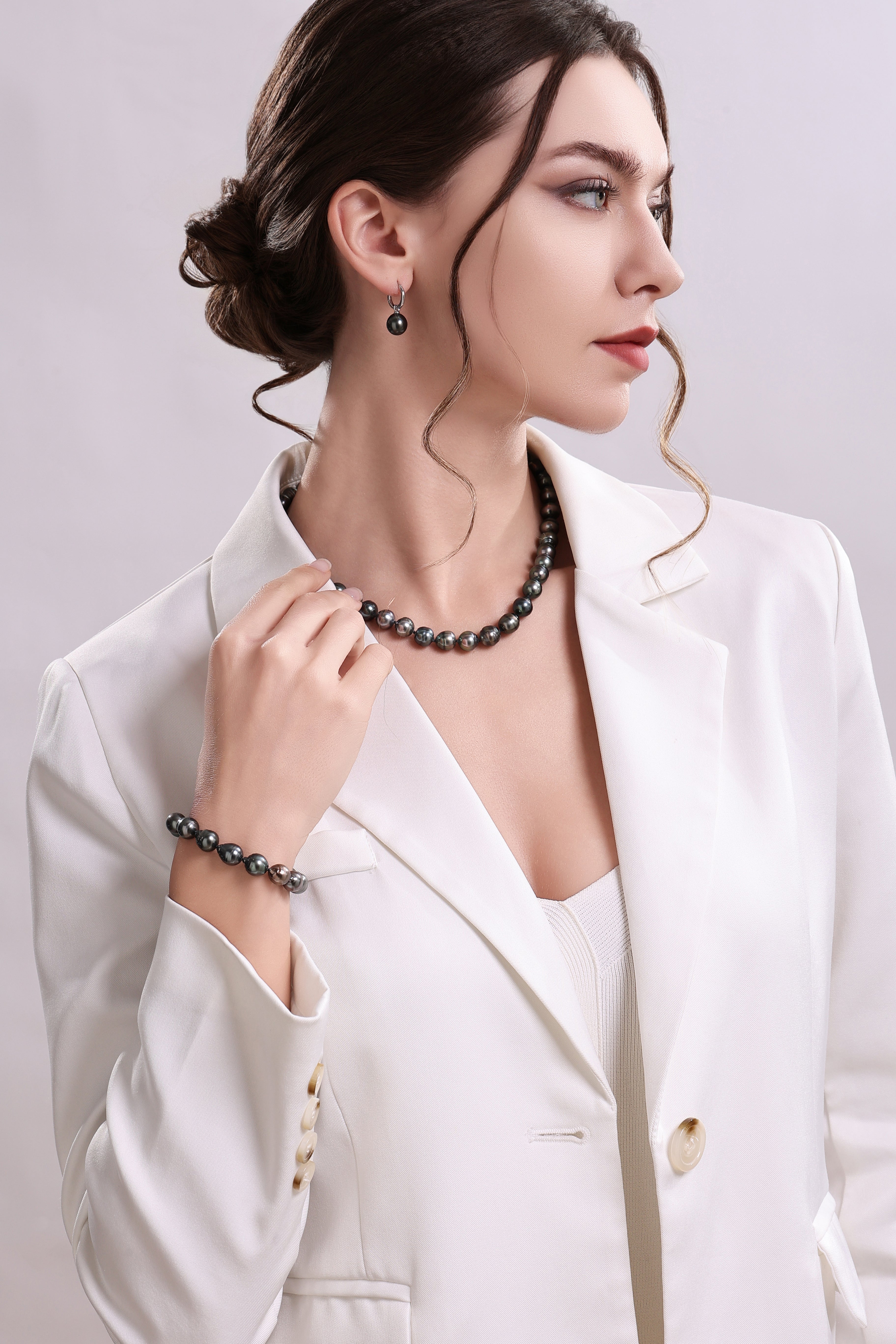 10-11mm Classic Hoop Tahitian Pearl Earrings