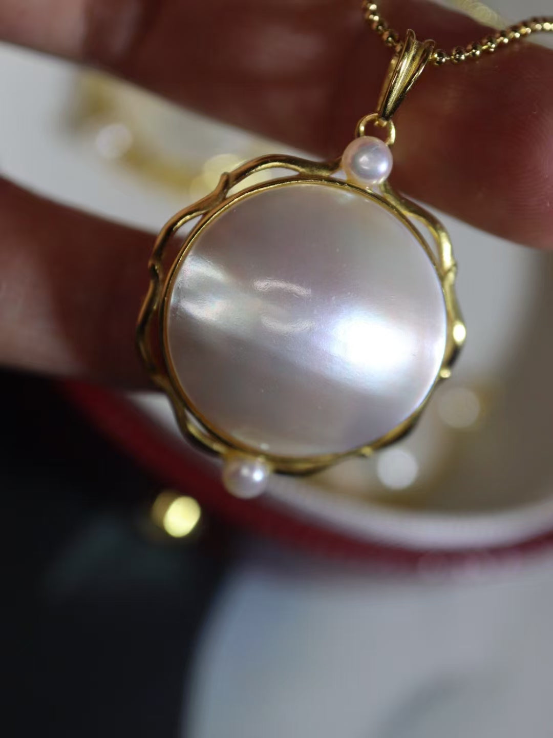 White Mabe Pearl Pendant Necklace