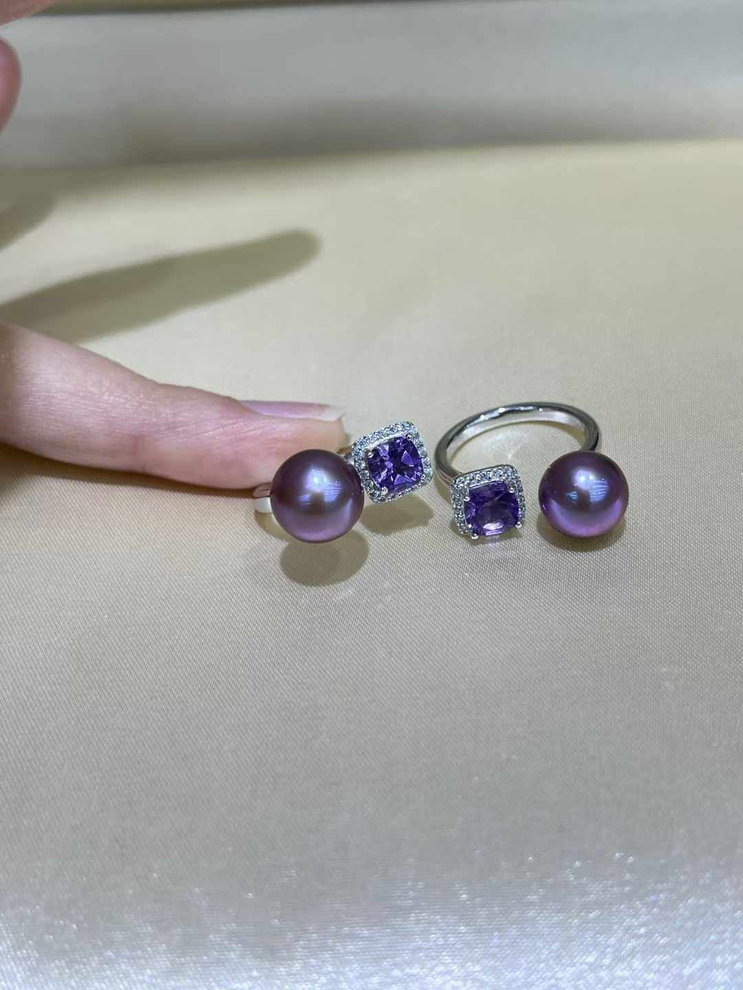 Aurora Iridescent Purple Pearl Ring with Large Amethyst Crystal