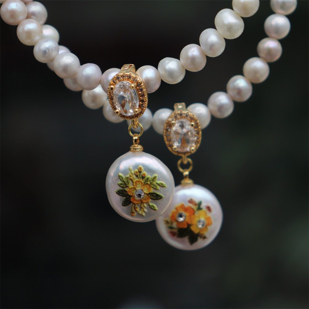 Hand-Painted Bee & Flower Baroque Pearl Clip Pendant Only