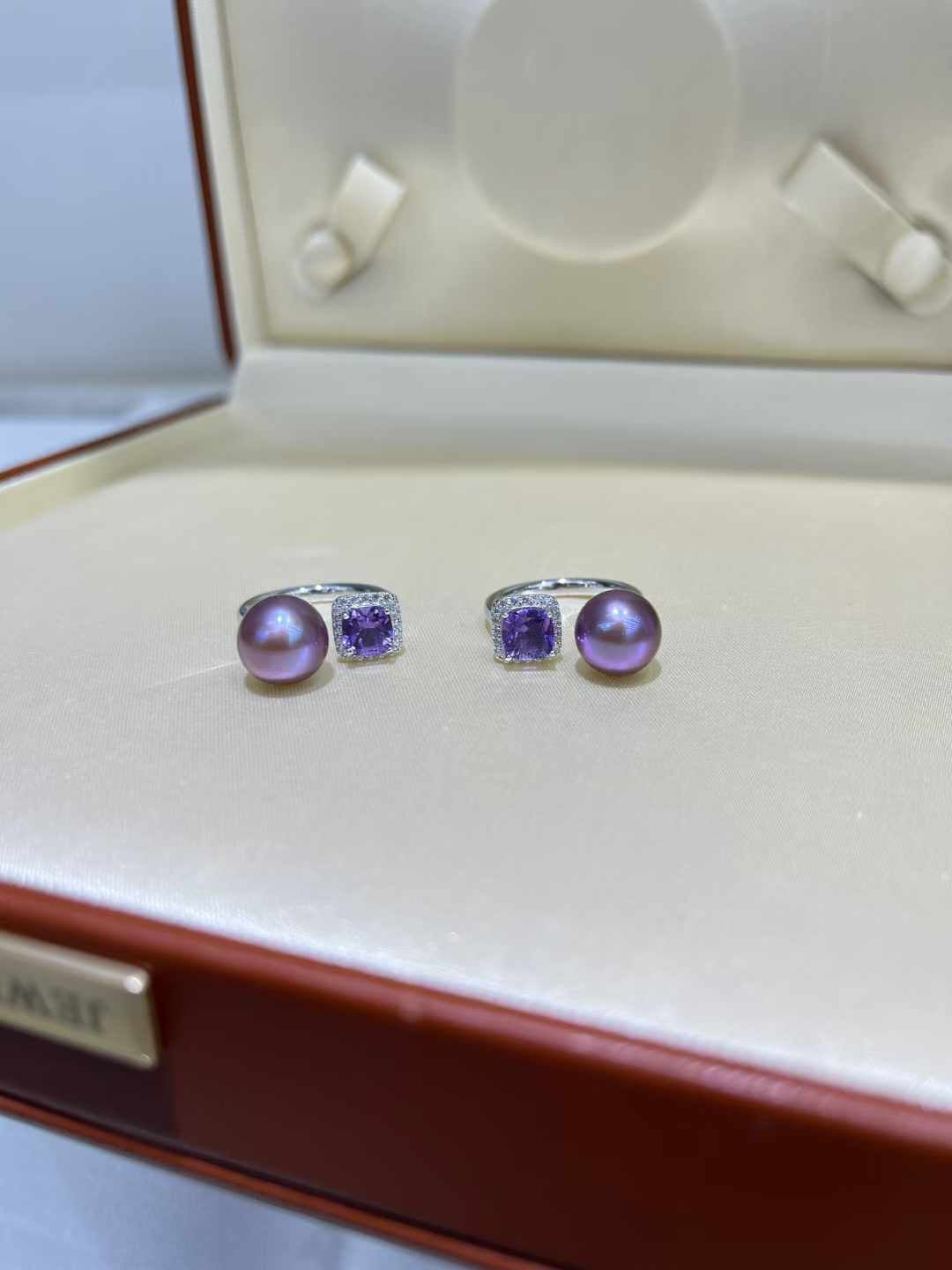 Aurora Iridescent Purple Pearl Ring with Large Amethyst Crystal
