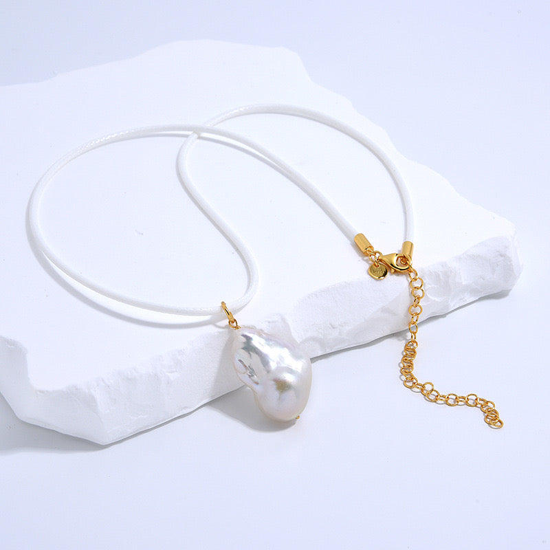 Baroque Pearl Leather Cord Necklace