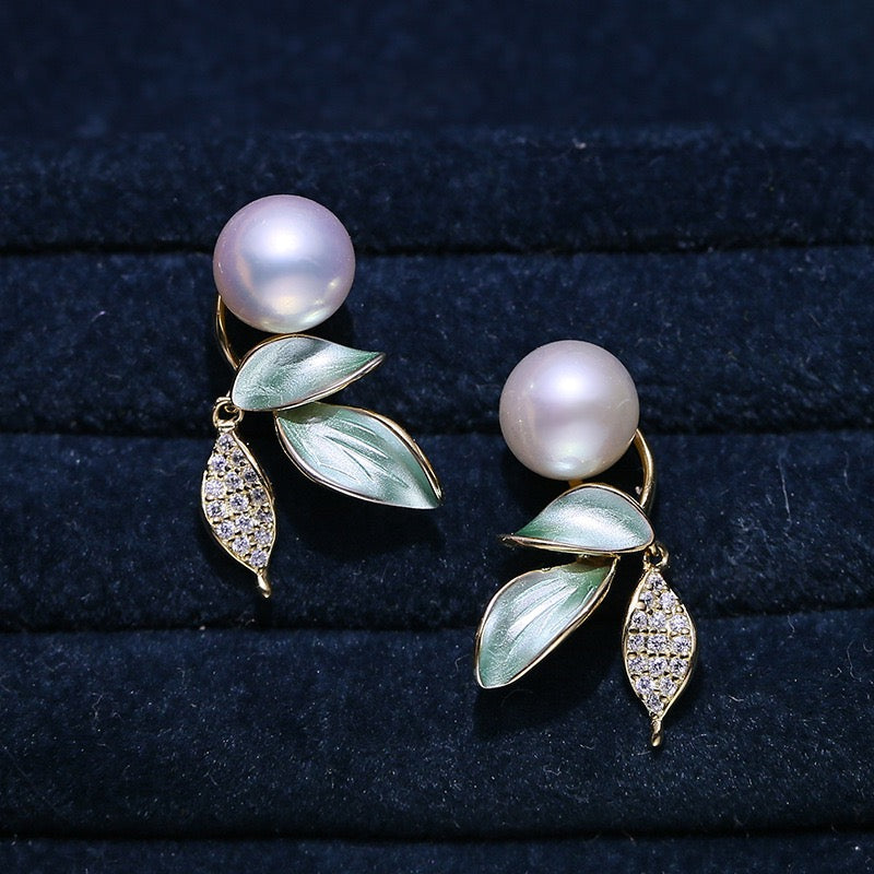 8-9mm Green Leaf Pearl Earrings