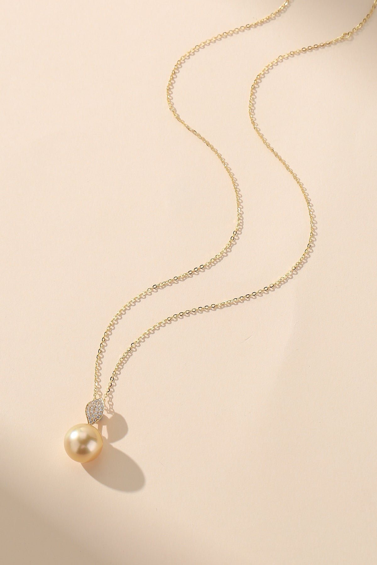 11-12mm Golden South Sea Pearl & Leaf Pendant Necklace 18K Gold