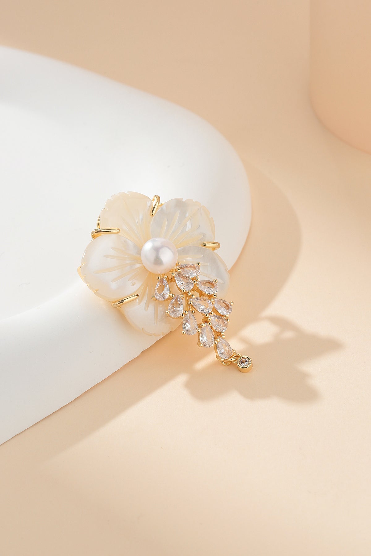Shell Carved Flower Pearl Cubic Zirconia Brooch