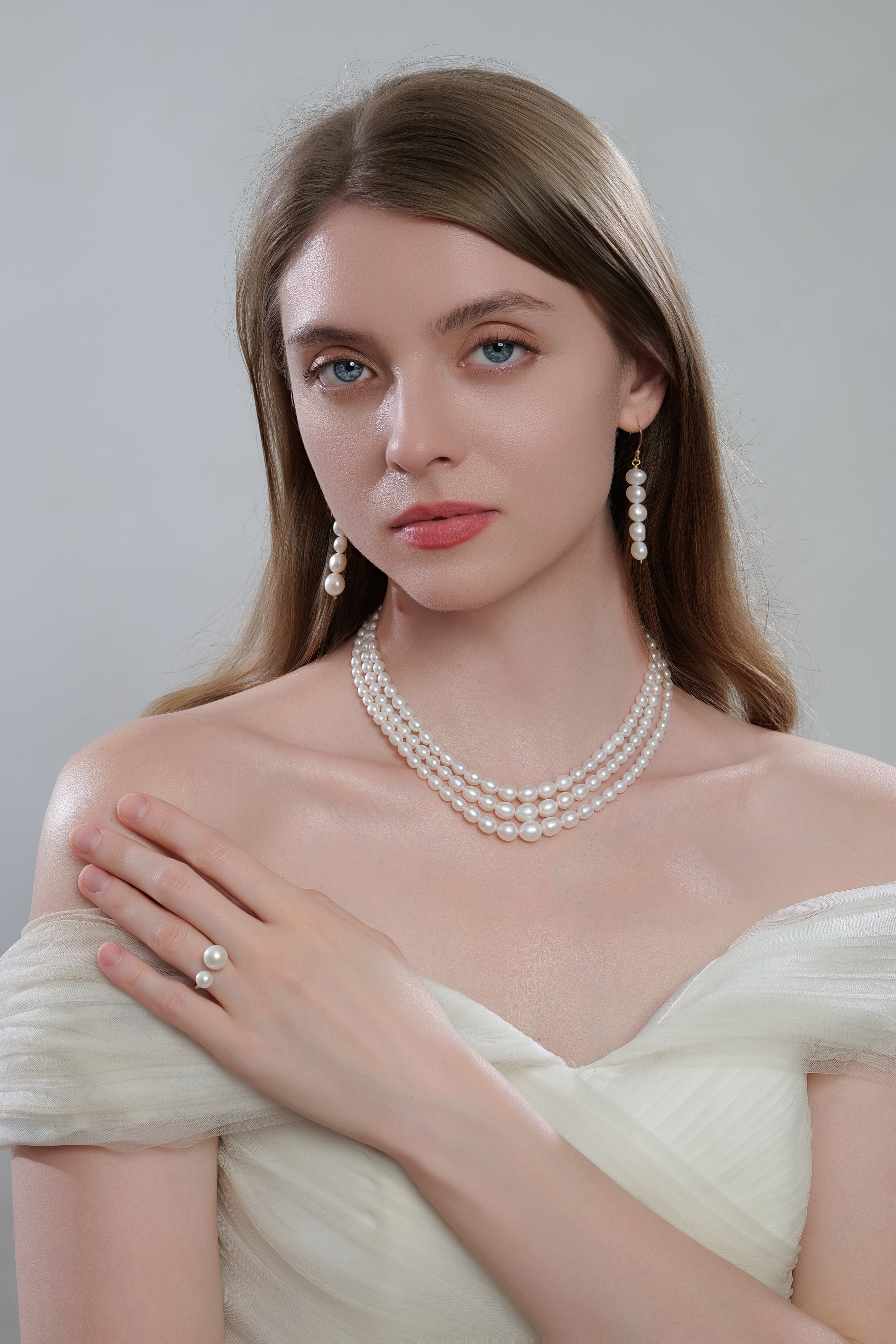 Layered Gradient Rice Pearl Necklace