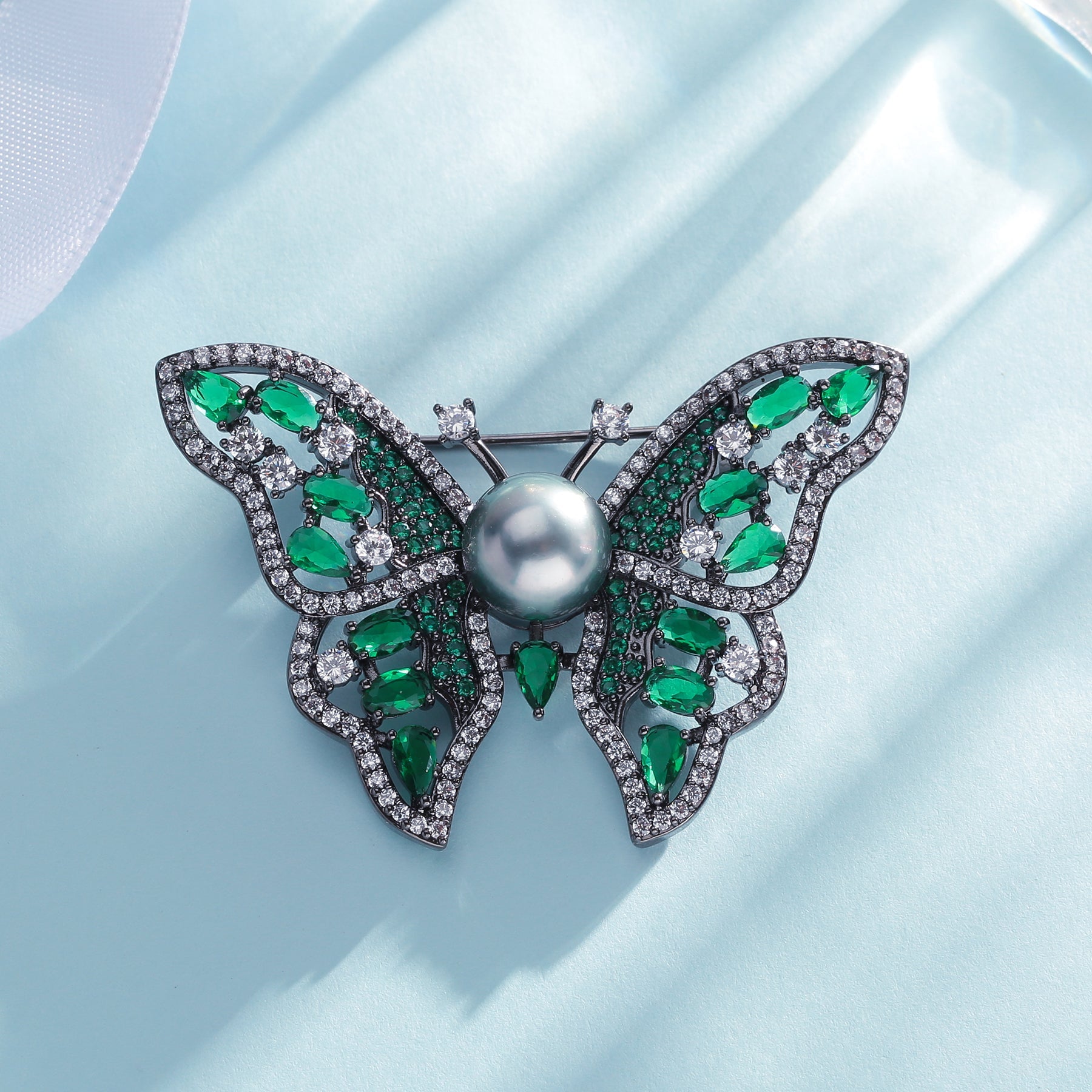 Exquisite Butterfly Brooch Tahitian Pearl