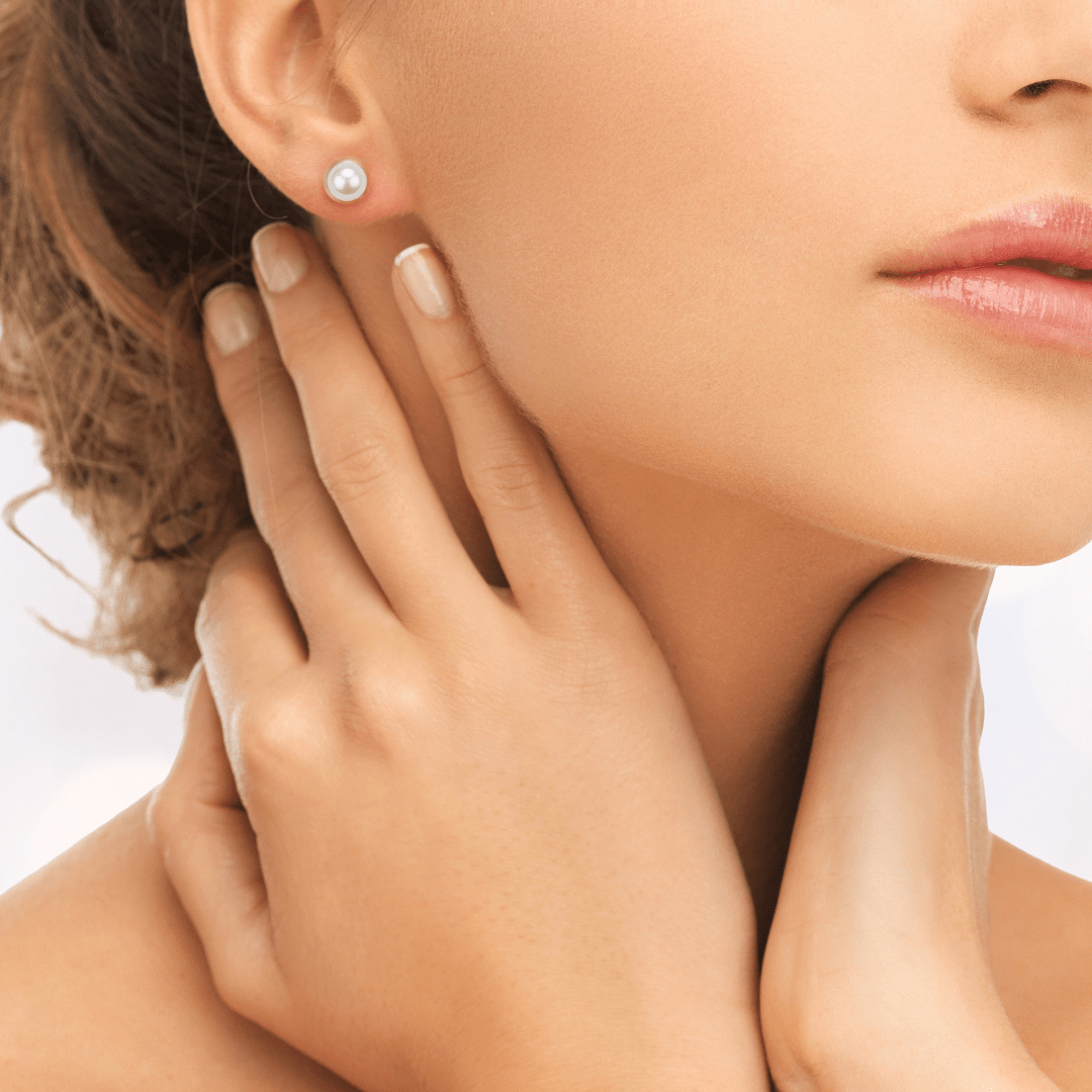 5.5-8.5mm White Akoya Round Pearl Stud Earrings