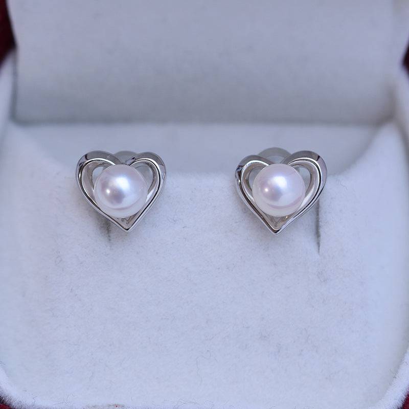 6-7mm Freshwater Pearl Heart Ear Stud Earrings