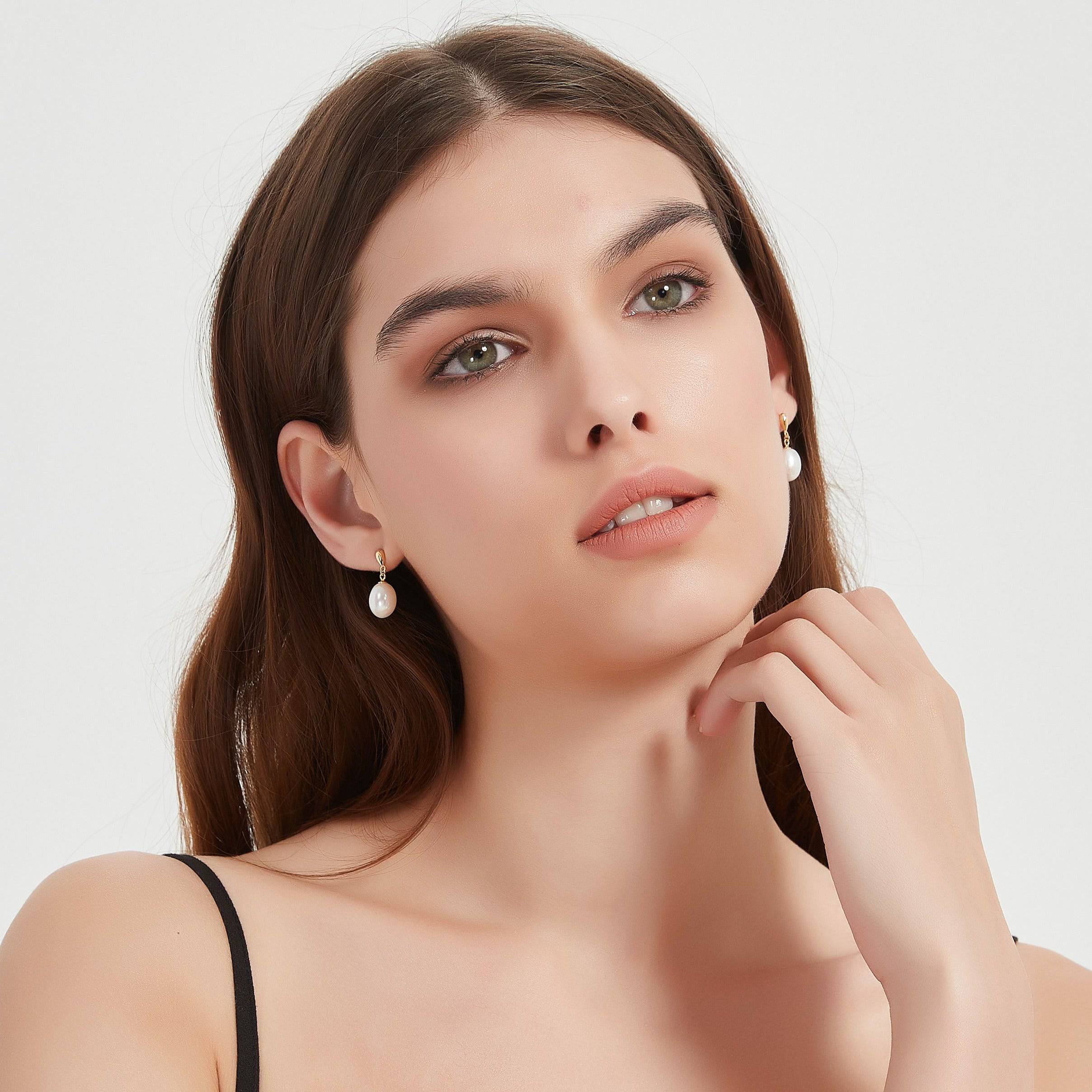 8.5-9.5mm Classic Drop-shaped Freshwater Pearl Earrings