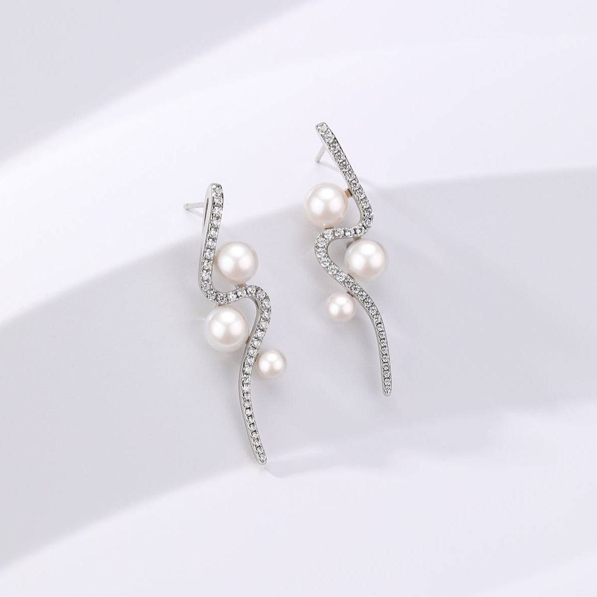 Elegant Curve 925 Silver & Freshwater Pearl Studs