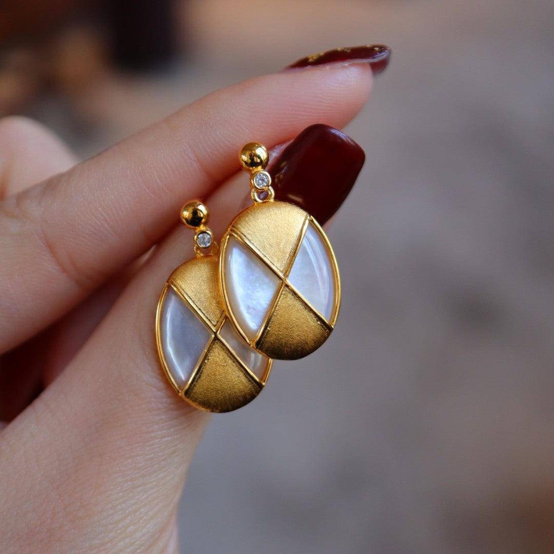 Rhombus Mother of Pearls Earrings Gold Vermeil