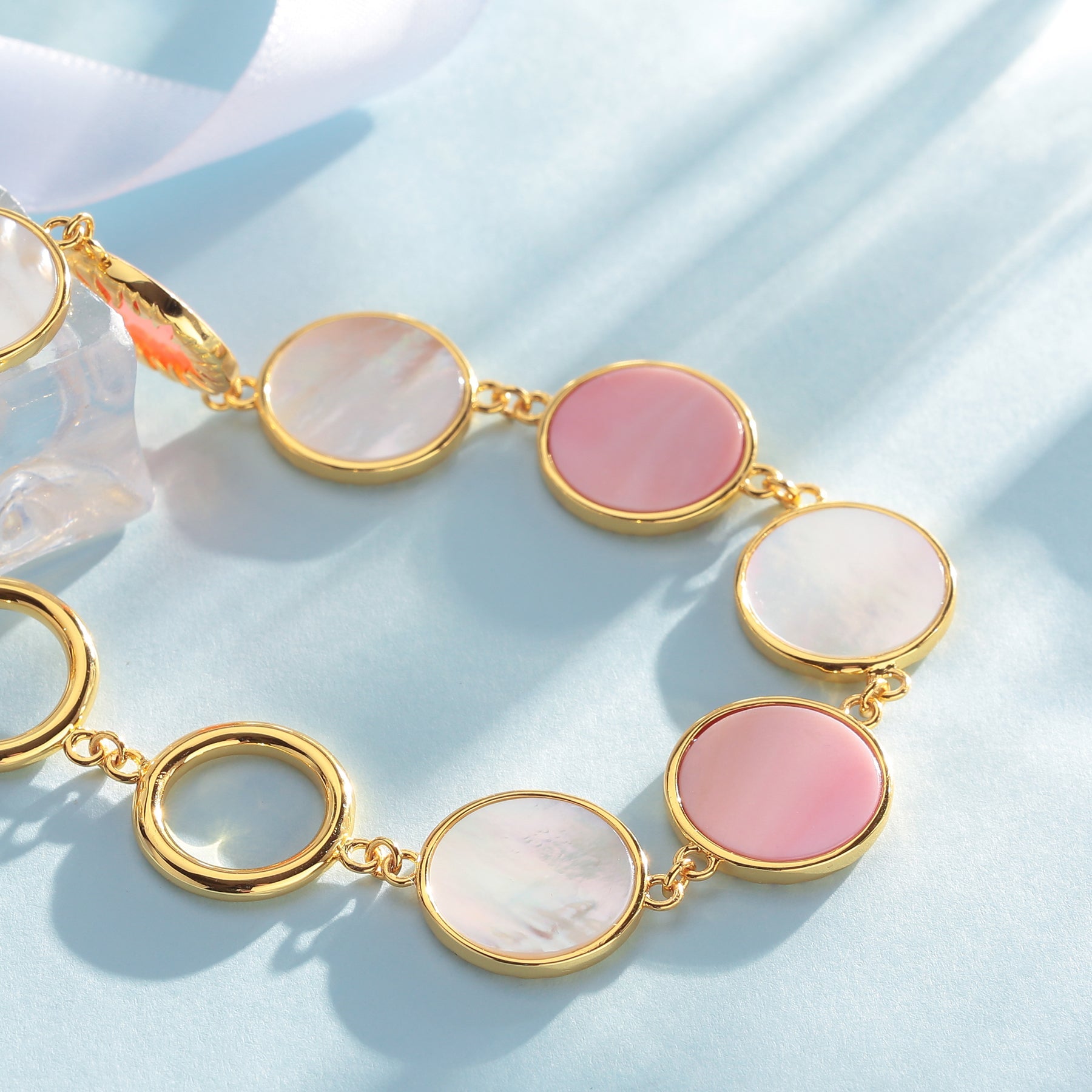 Queen Shell White Mother of Pearl Bracelet