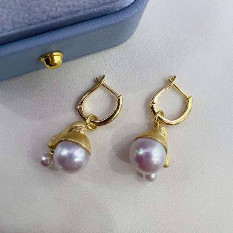 11-12mm Freshwater Pearl "Girl Pendant" Necklace