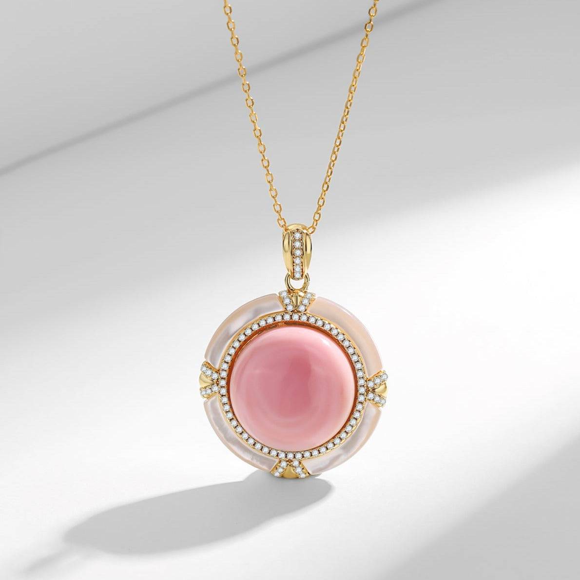 Pink Queen Conch Shell Princess Pearls Necklace