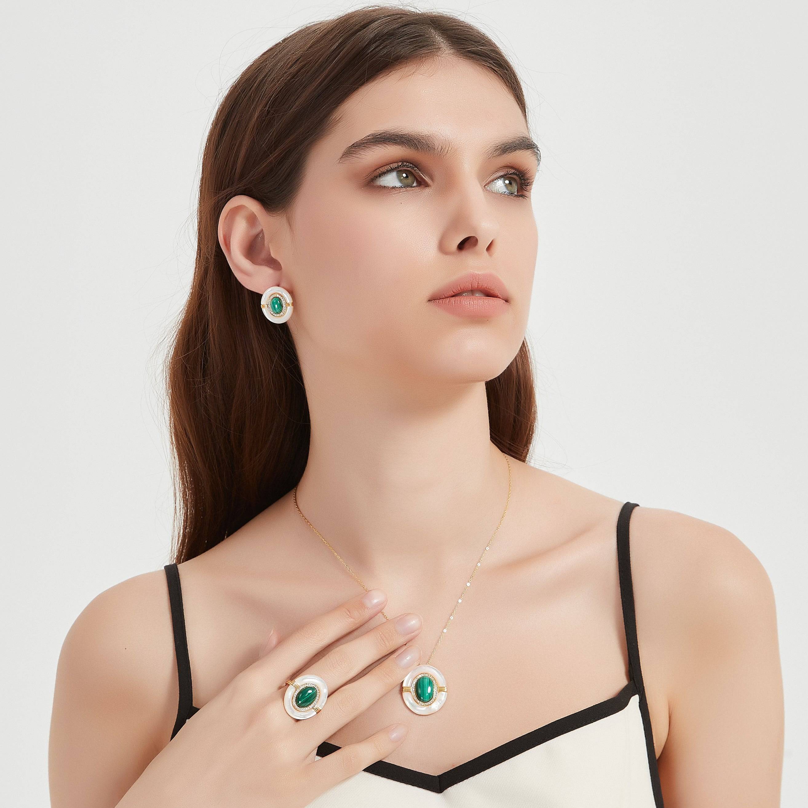 Green Malachite Mother Of Pearls Necklace