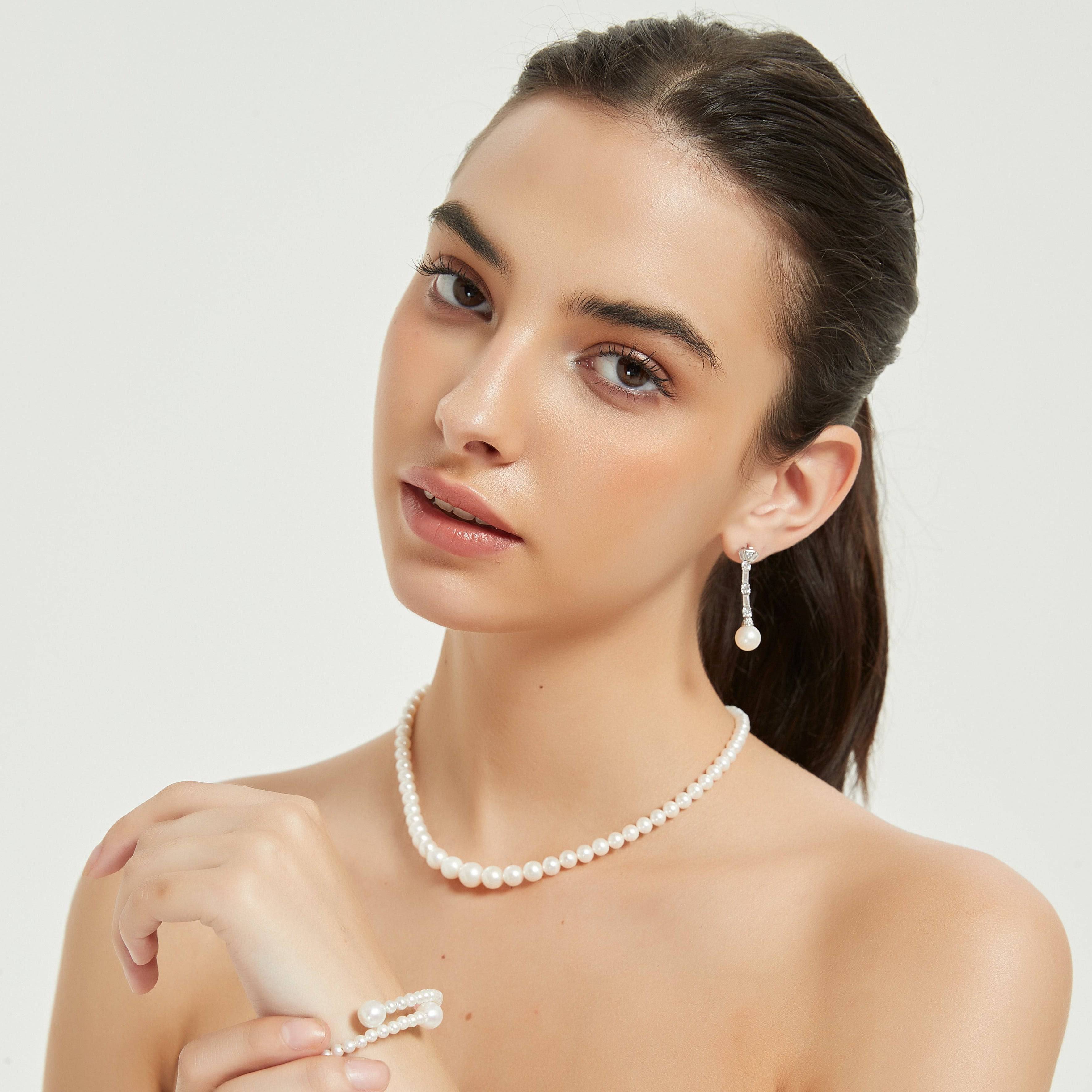 Gradual Size White Freshwater Pearls Strand