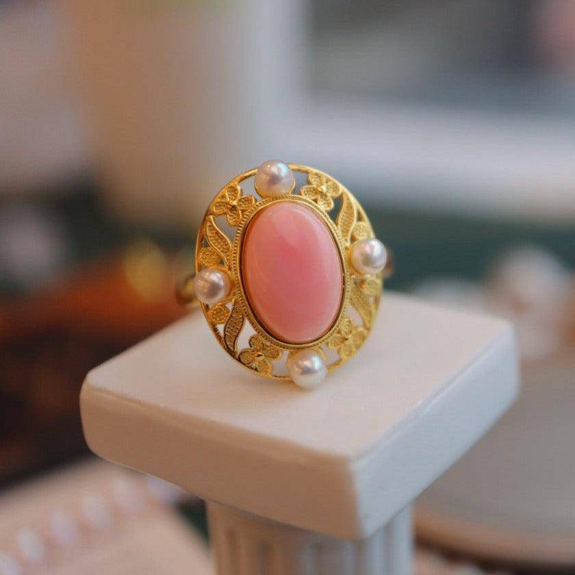 Stylish Pink Queen Conch Shell Pearls Ring Gold Vermeil