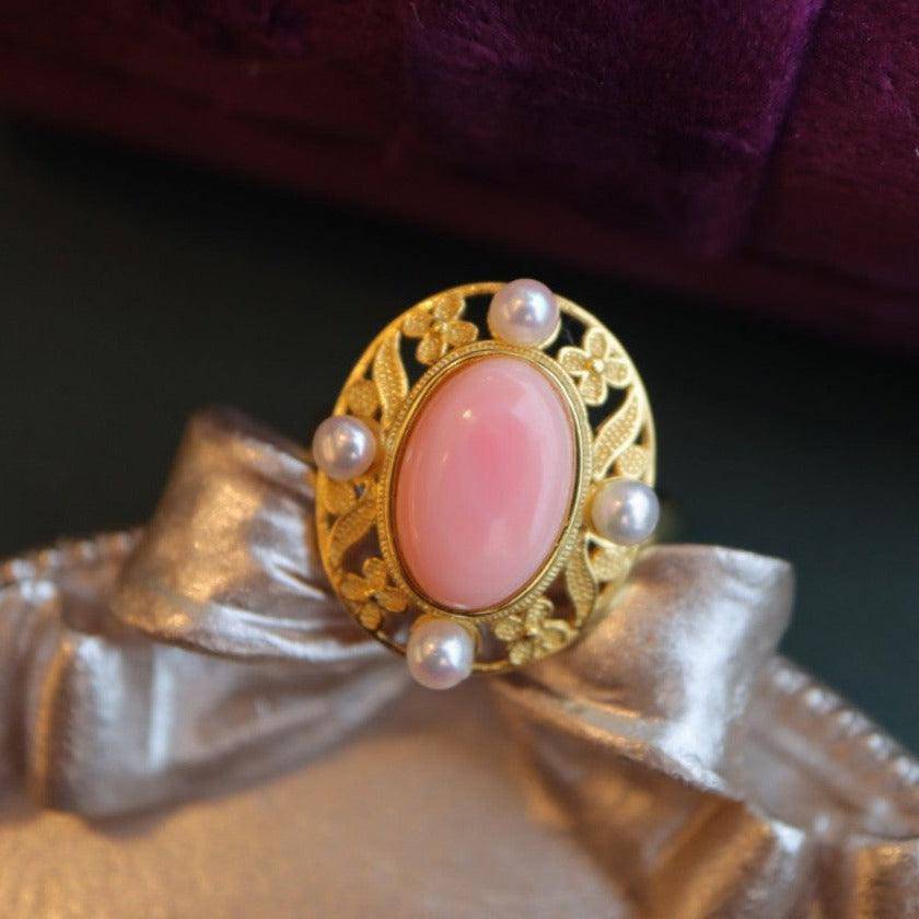 Stylish Pink Queen Conch Shell Pearls Ring Gold Vermeil