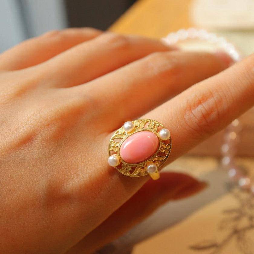 Stylish Pink Queen Conch Shell Pearls Ring Gold Vermeil